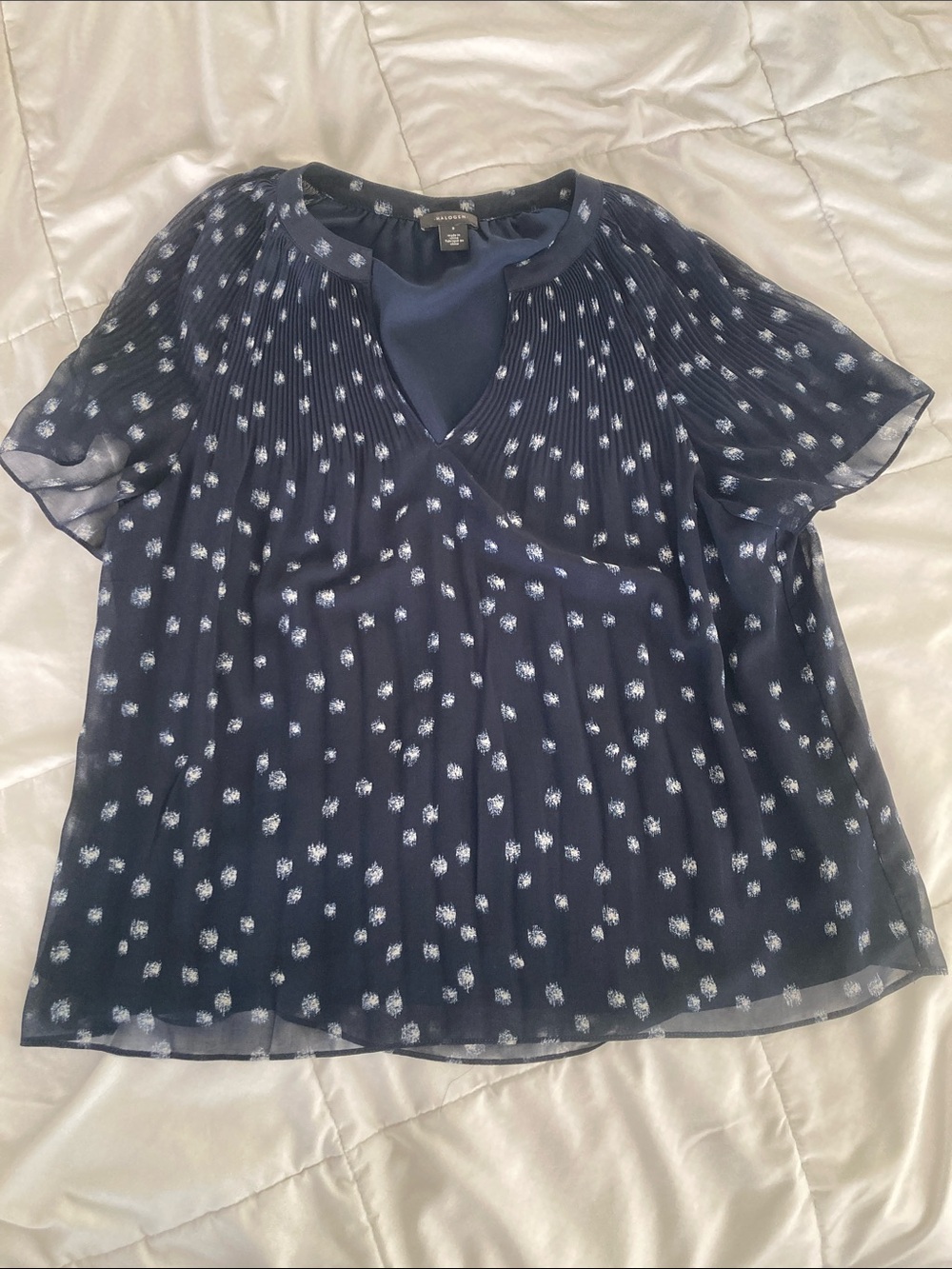 Halogen patterned navy blouse